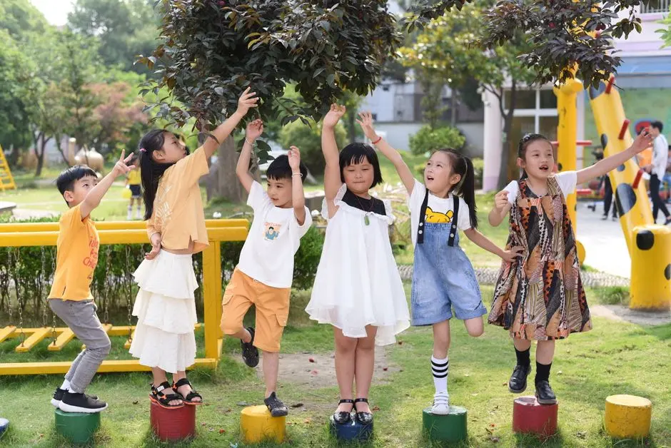 Community at RUNWAL LANDS END – BREEZE, Kolshet, Thane